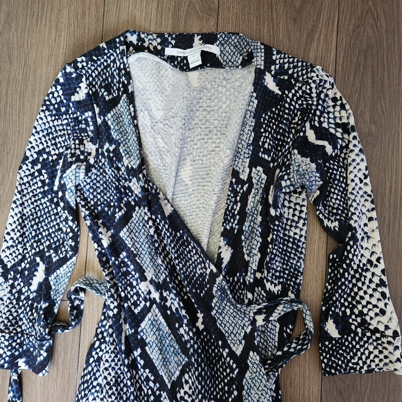 Diane Von Furstenberg Julian Silk Jersey Wrap Dress - Picture 8 of 12